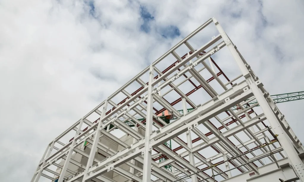 angulo-vision-baja-edificio-scafolding-2